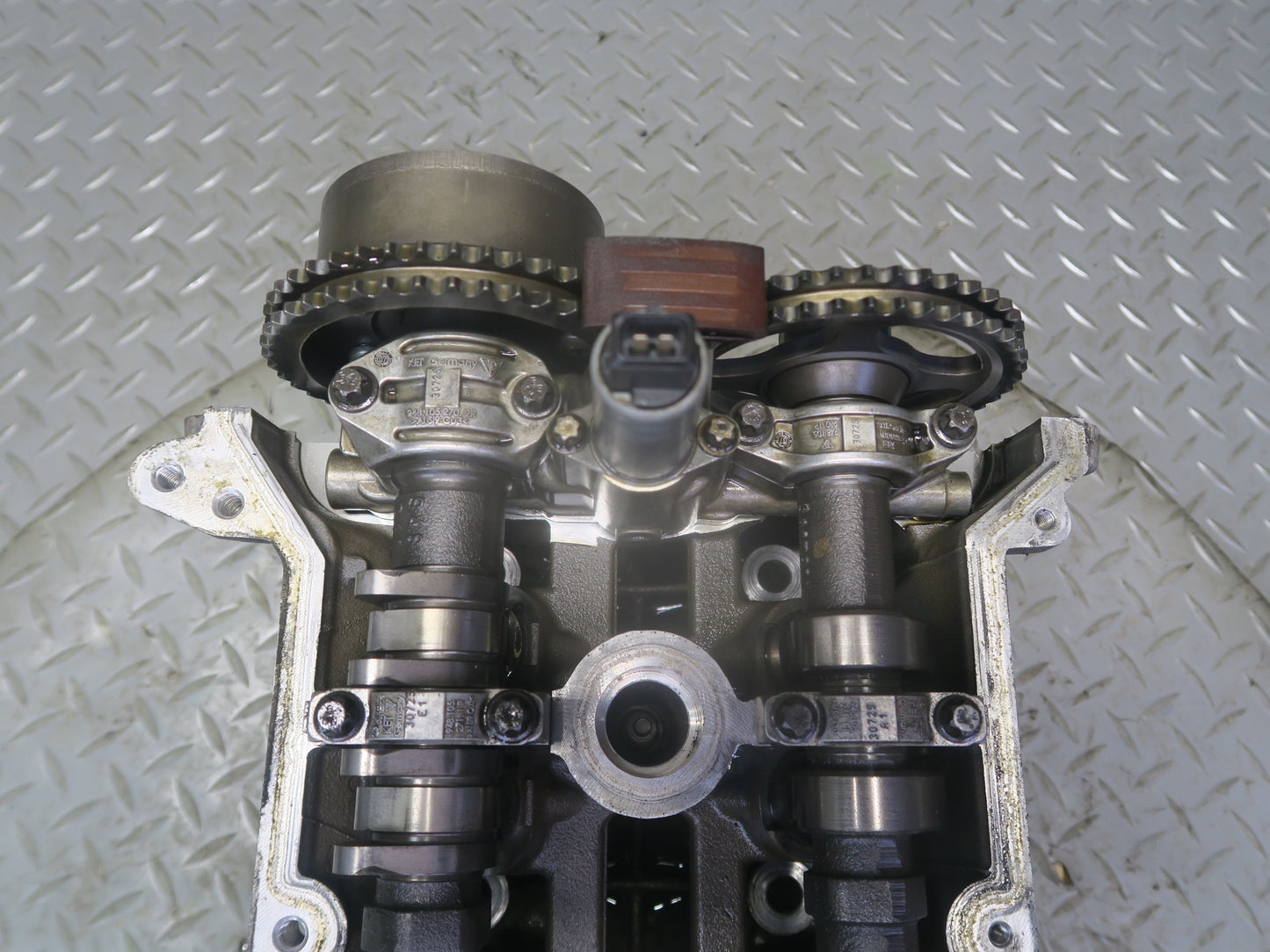 08-10 Porsche Cayenne 957 Turbo M48.51 Engine Right Cylinder Head w Camshafts