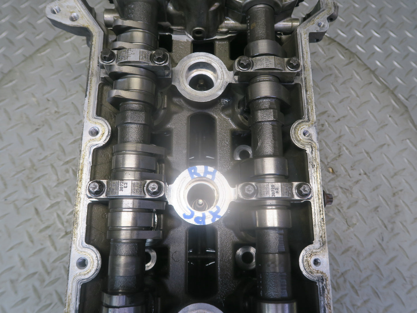 08-10 Porsche Cayenne 957 Turbo M48.51 Engine Right Cylinder Head w Camshafts