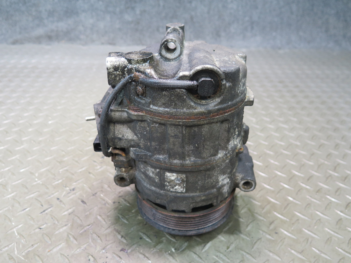 2008-2010 Porsche Cayenne 957 4.8L A/C Air Condition Compressor