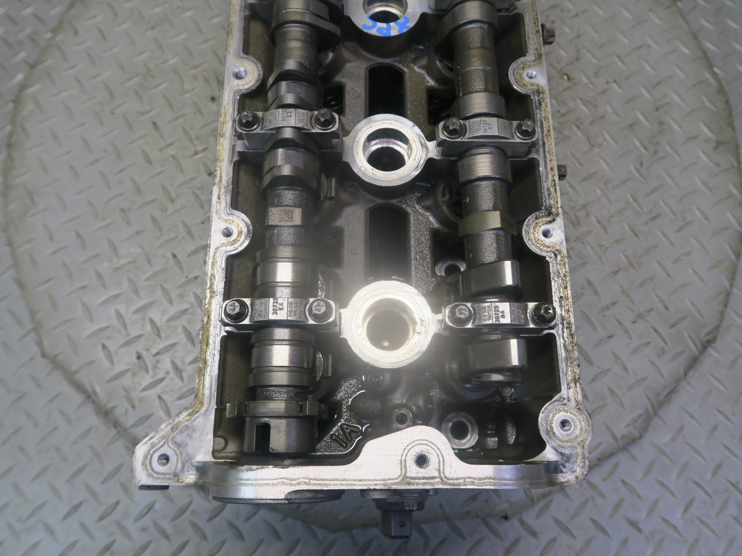 08-10 Porsche Cayenne 957 Turbo M48.51 Engine Right Cylinder Head w Camshafts