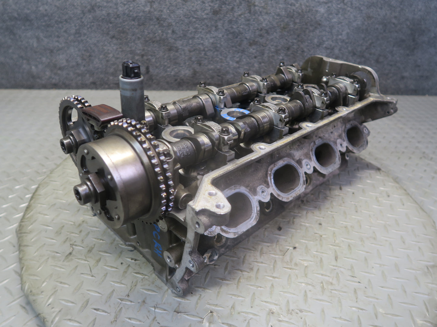 08-10 Porsche Cayenne 957 Turbo M48.51 Engine Right Cylinder Head w Camshafts