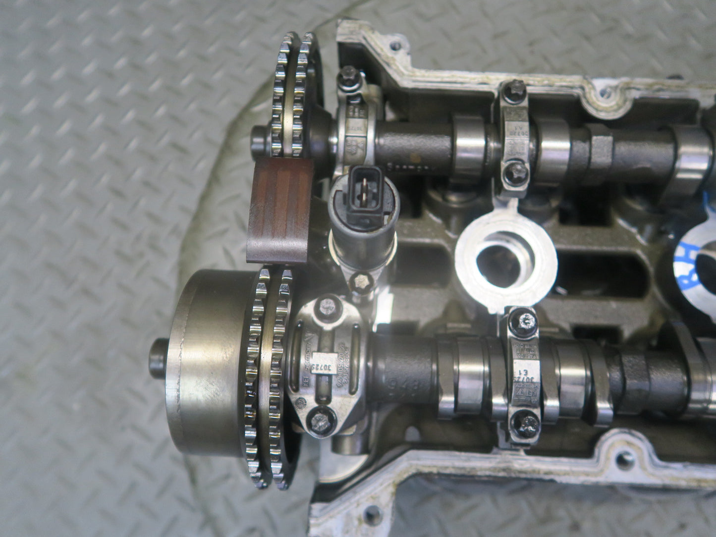 08-10 Porsche Cayenne 957 Turbo M48.51 Engine Right Cylinder Head w Camshafts