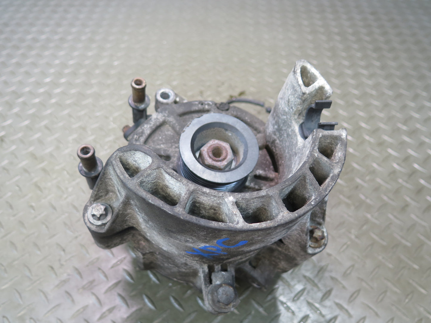 2008-2010 Porsche Cayenne 957 4.8L 190AMP Alternator Generator 94860302500