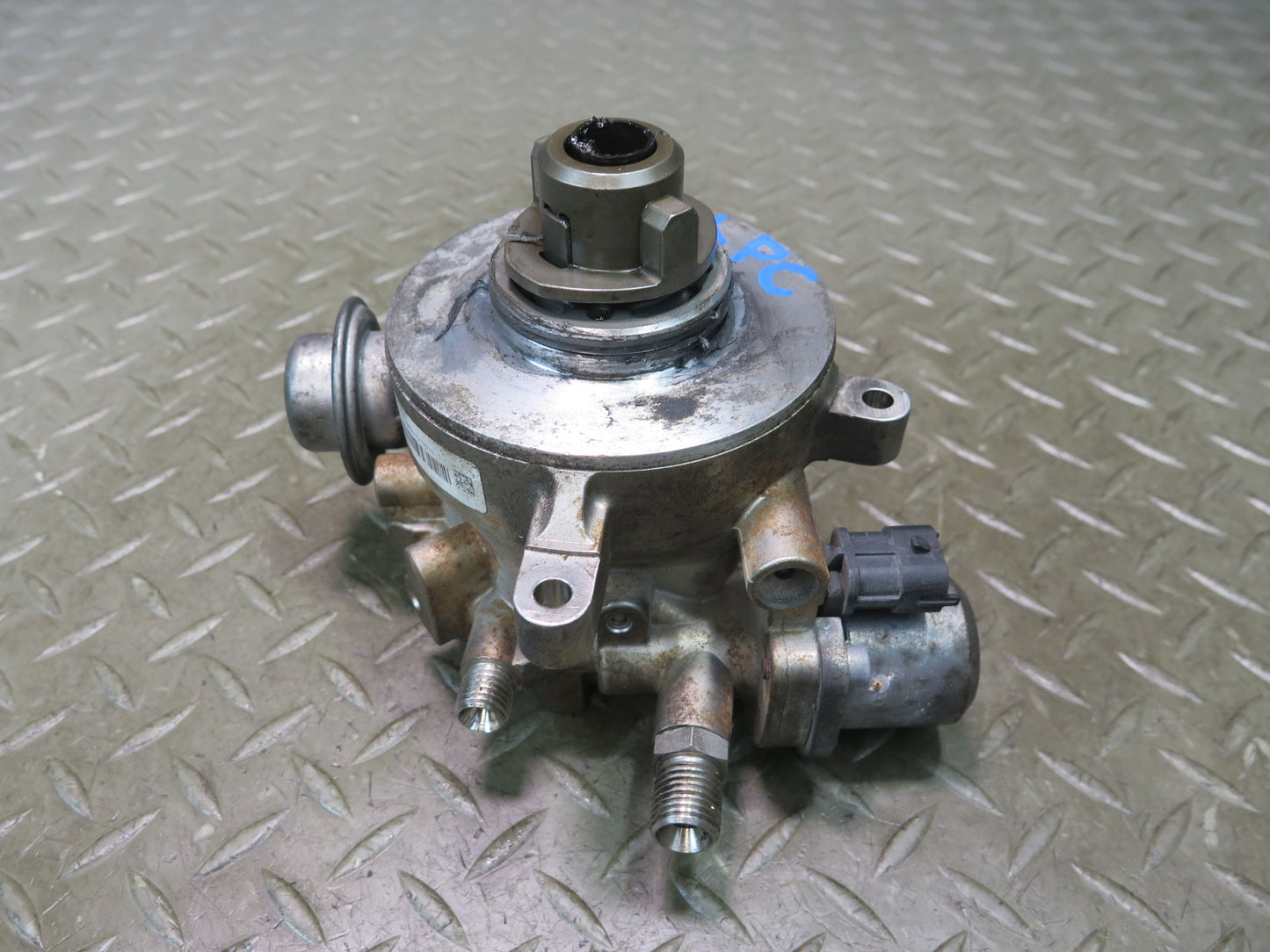 2008-2010 Porsche Cayenne 957 Turbo High Pressure Fuel Pump 102K