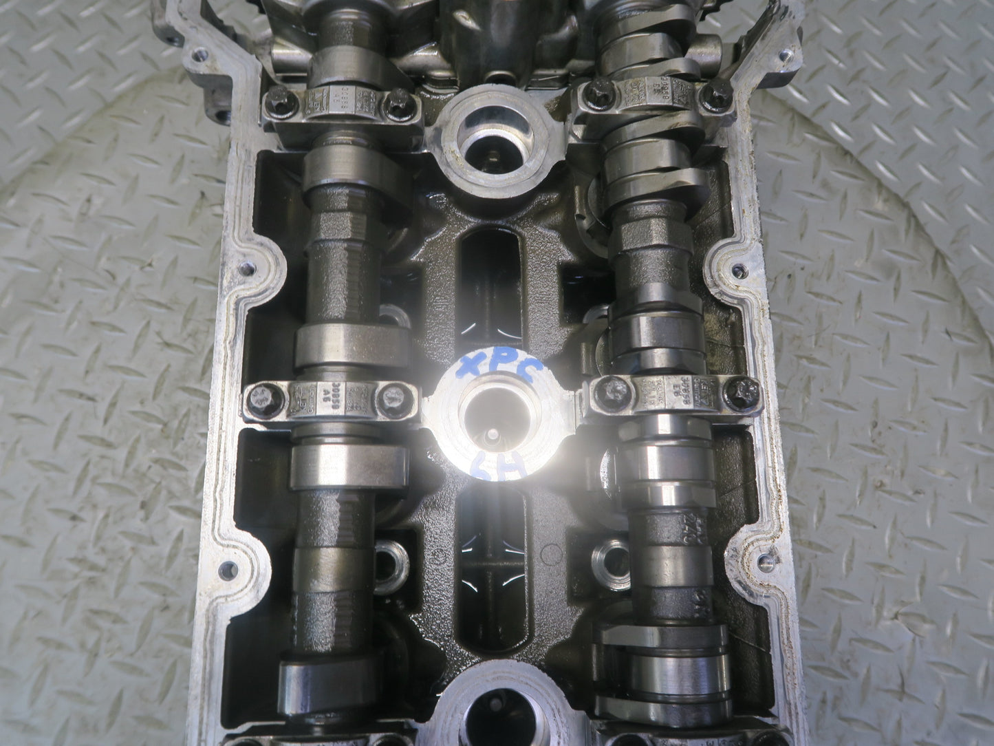 2008-2010 Porsche Cayenne 957 Turbo M48.51 Engine Left Cylinder Head w Camshafts