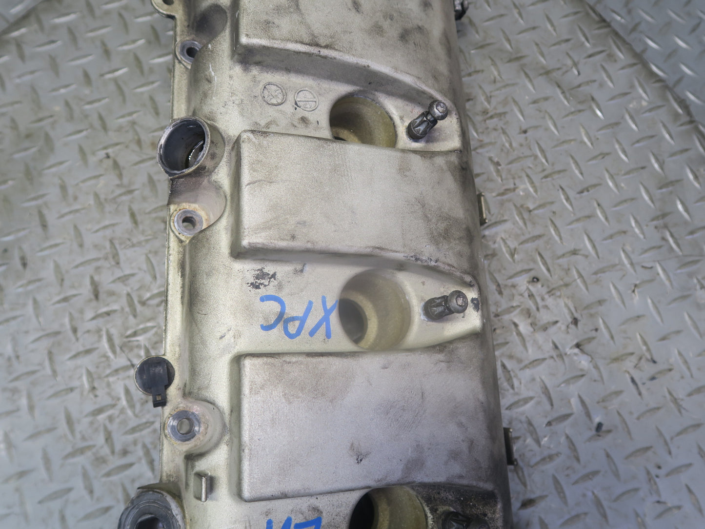 2003-2010 Porsche Cayenne 957 Turbo Left Cylinder Head Valve Cover 94810513603