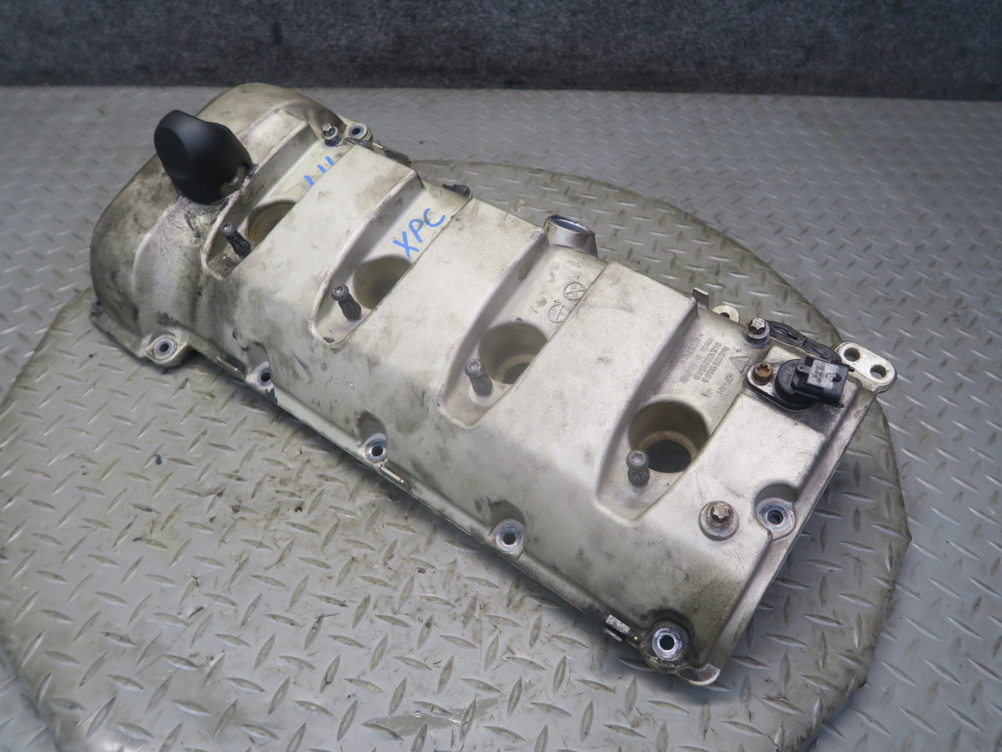 2003-2010 Porsche Cayenne 957 Turbo Left Cylinder Head Valve Cover 94810513603