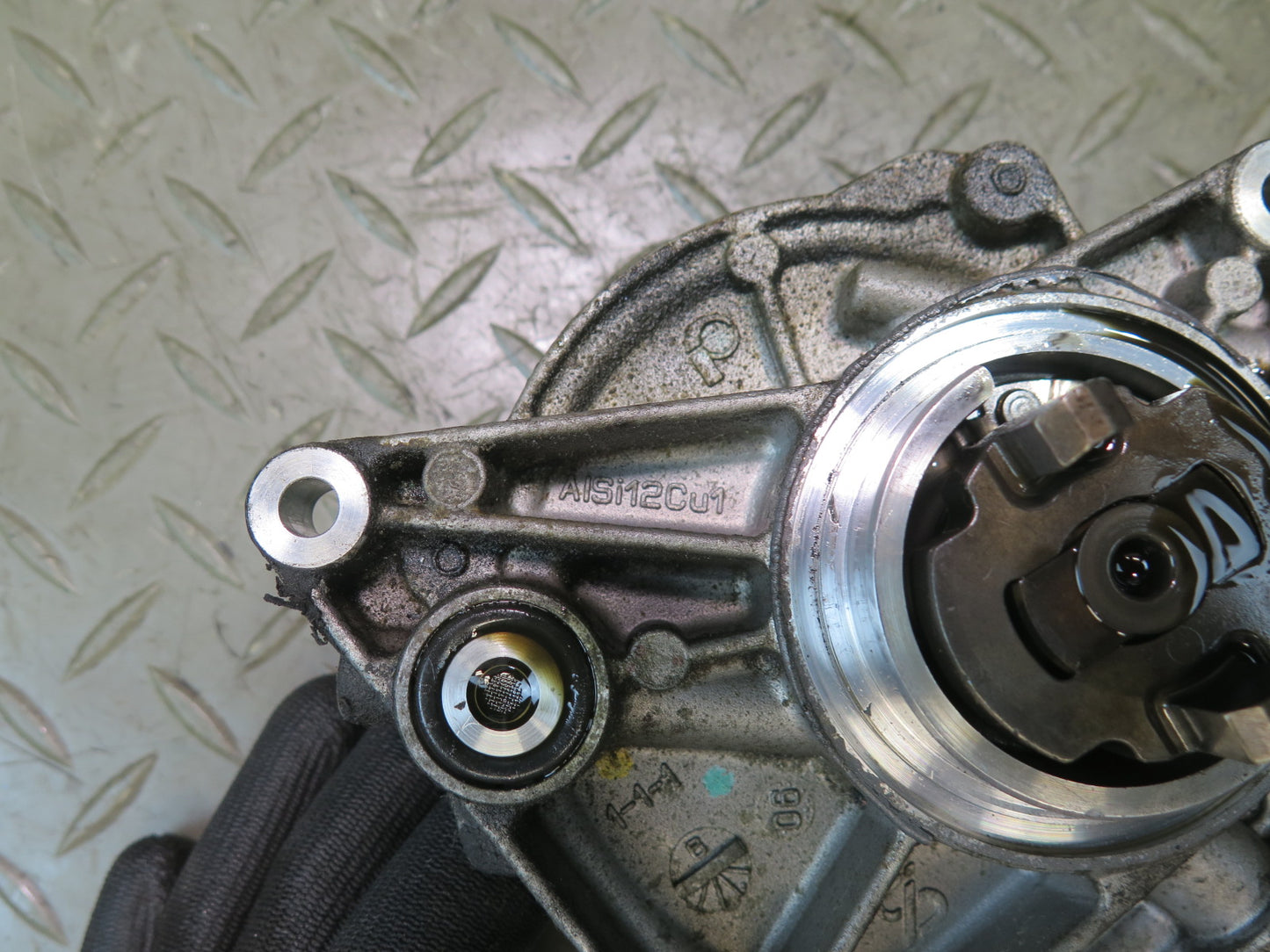 2008 Porsche Cayenne 957 Turbo Engine Vacuum Pump