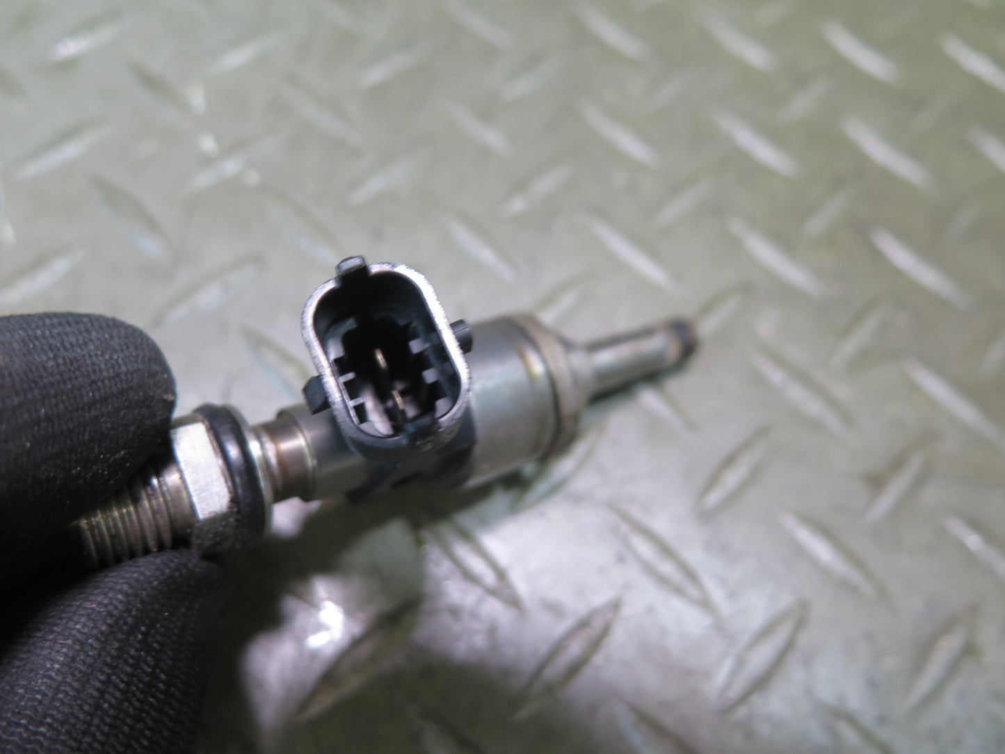 2008-2010 Porsche Cayenne 957 Turbo Fuel Injector Set of 8