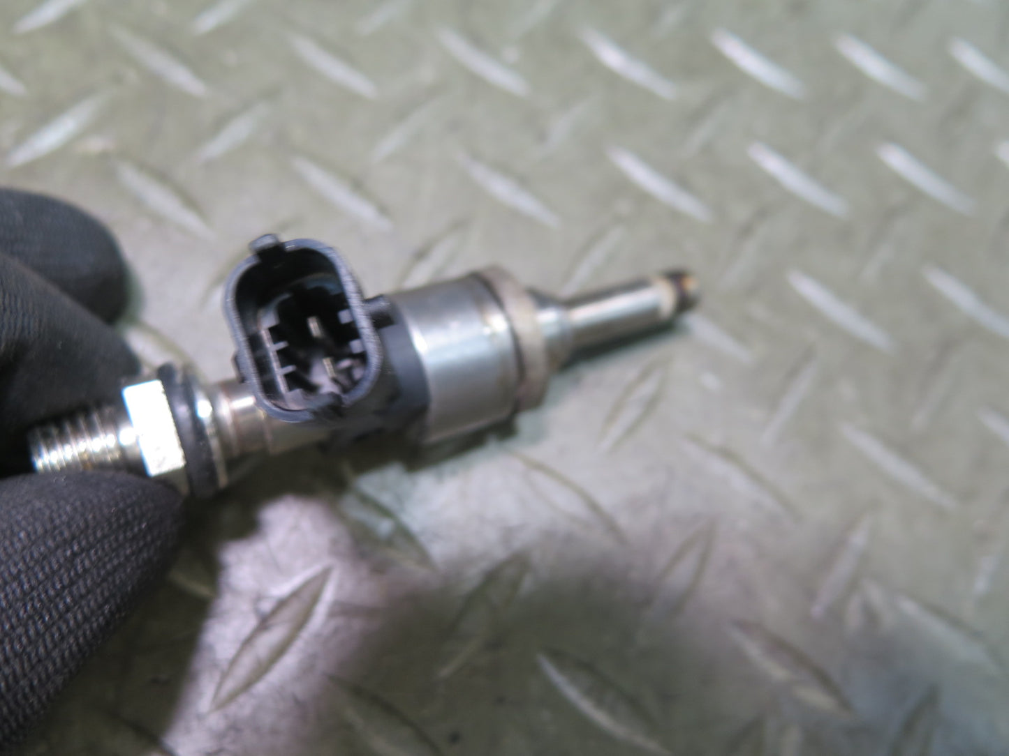 2008-2010 Porsche Cayenne 957 Turbo Fuel Injector Set of 8