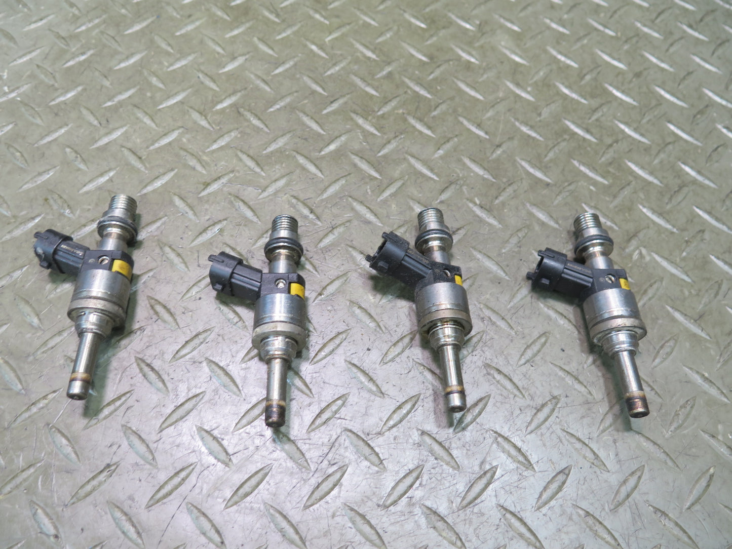 2008-2010 Porsche Cayenne 957 Turbo Fuel Injector Set of 8