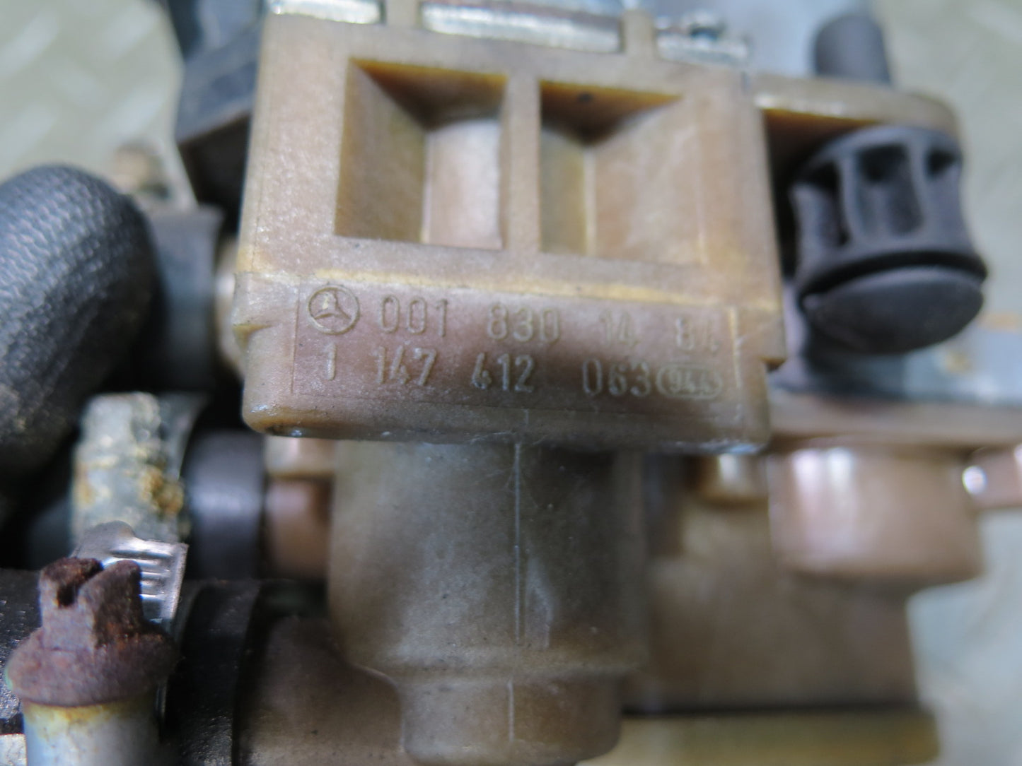 94-99 Mercedes W140 C140 S420 S500 Heater Control Water Valve 0018301484 OEM