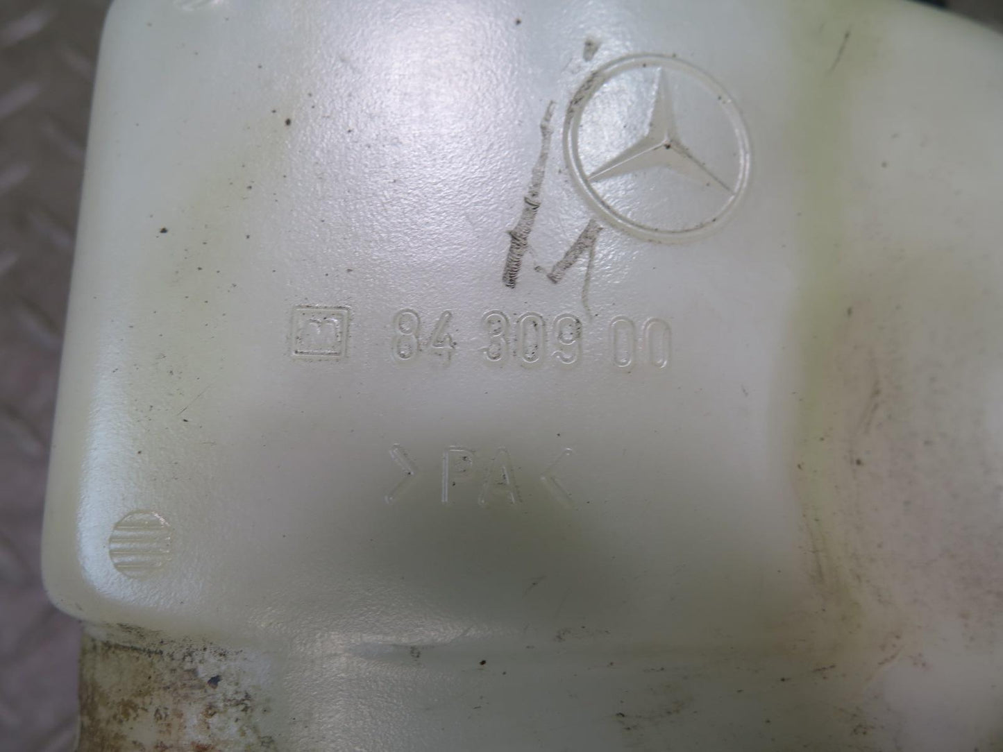 94-99 Mercedes W140 C140 S500 Hydraulic Suspension Reservoir Bottle Tank OEM