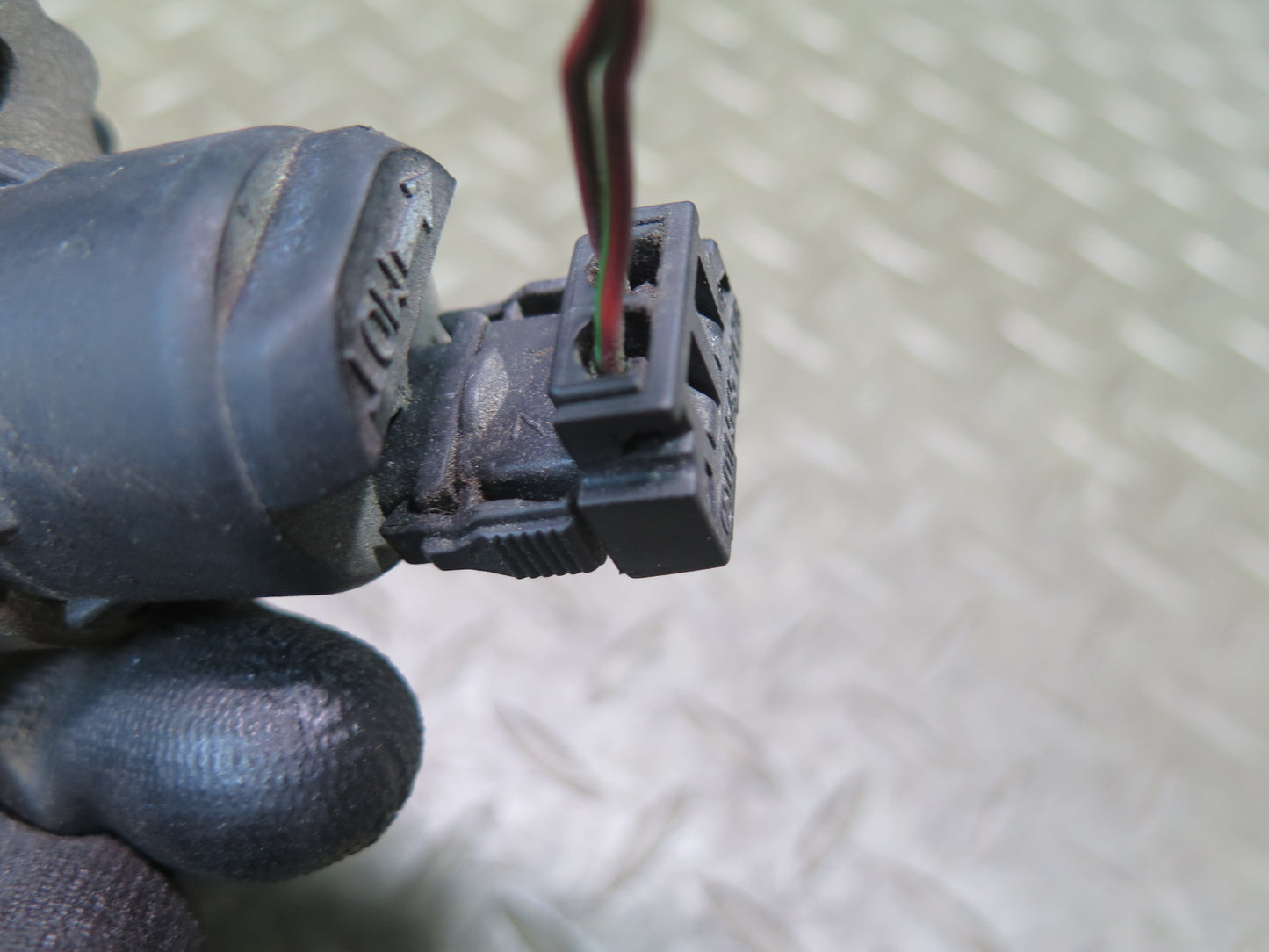 94-99 Mercedes W140 C140 S500 Vacuum Purge Valve Solenoid 0011408060 OEM