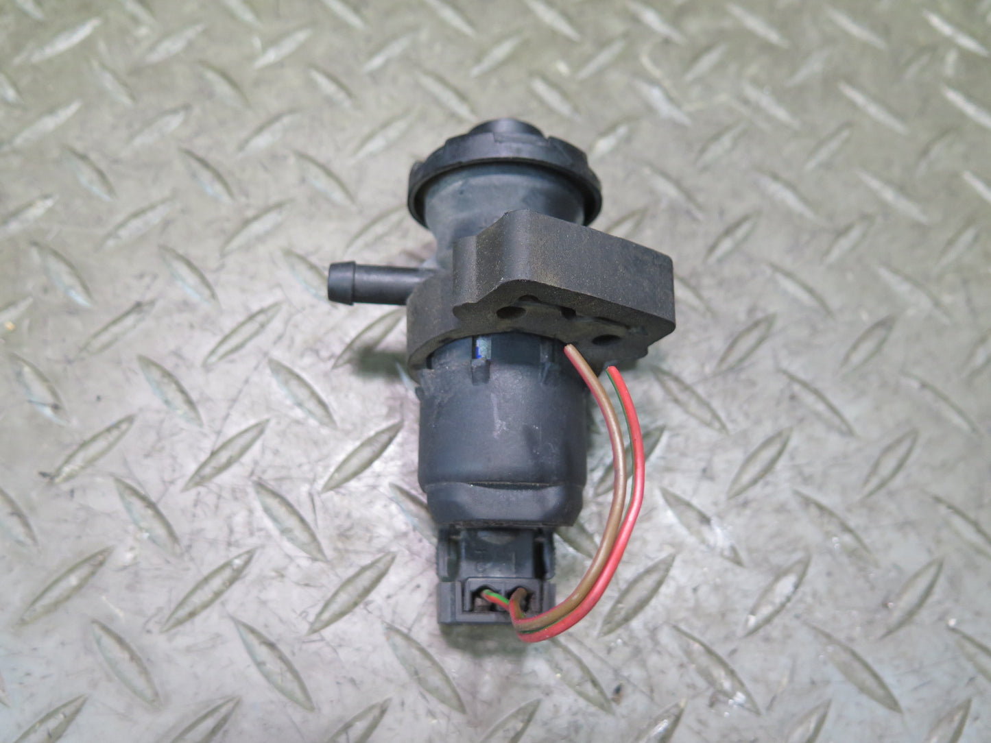 94-99 Mercedes W140 C140 S500 Vacuum Purge Valve Solenoid 0011408060 OEM