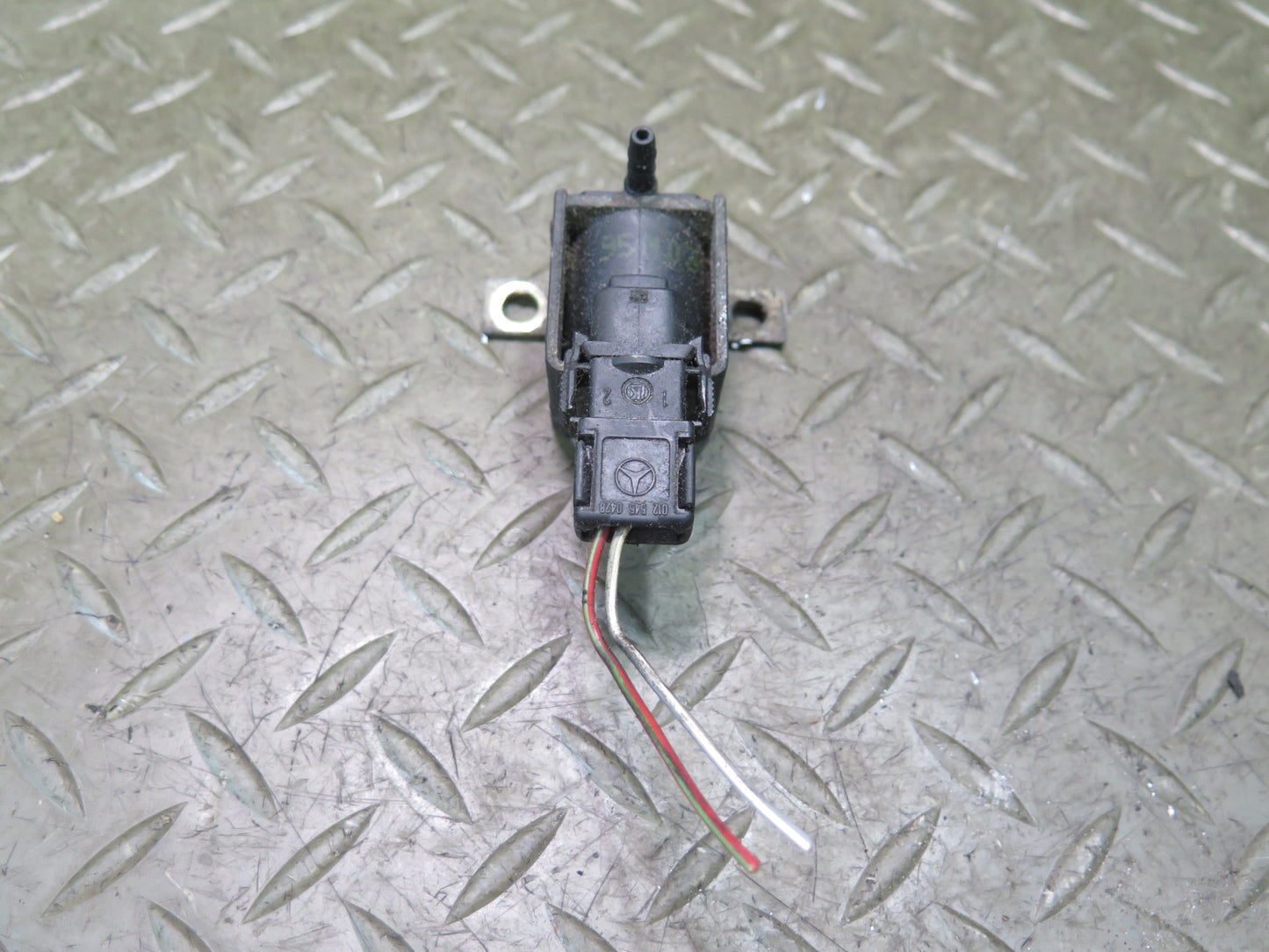94-99 Mercedes W140 S500 Set of 2 Air Vacuum Valve OEM