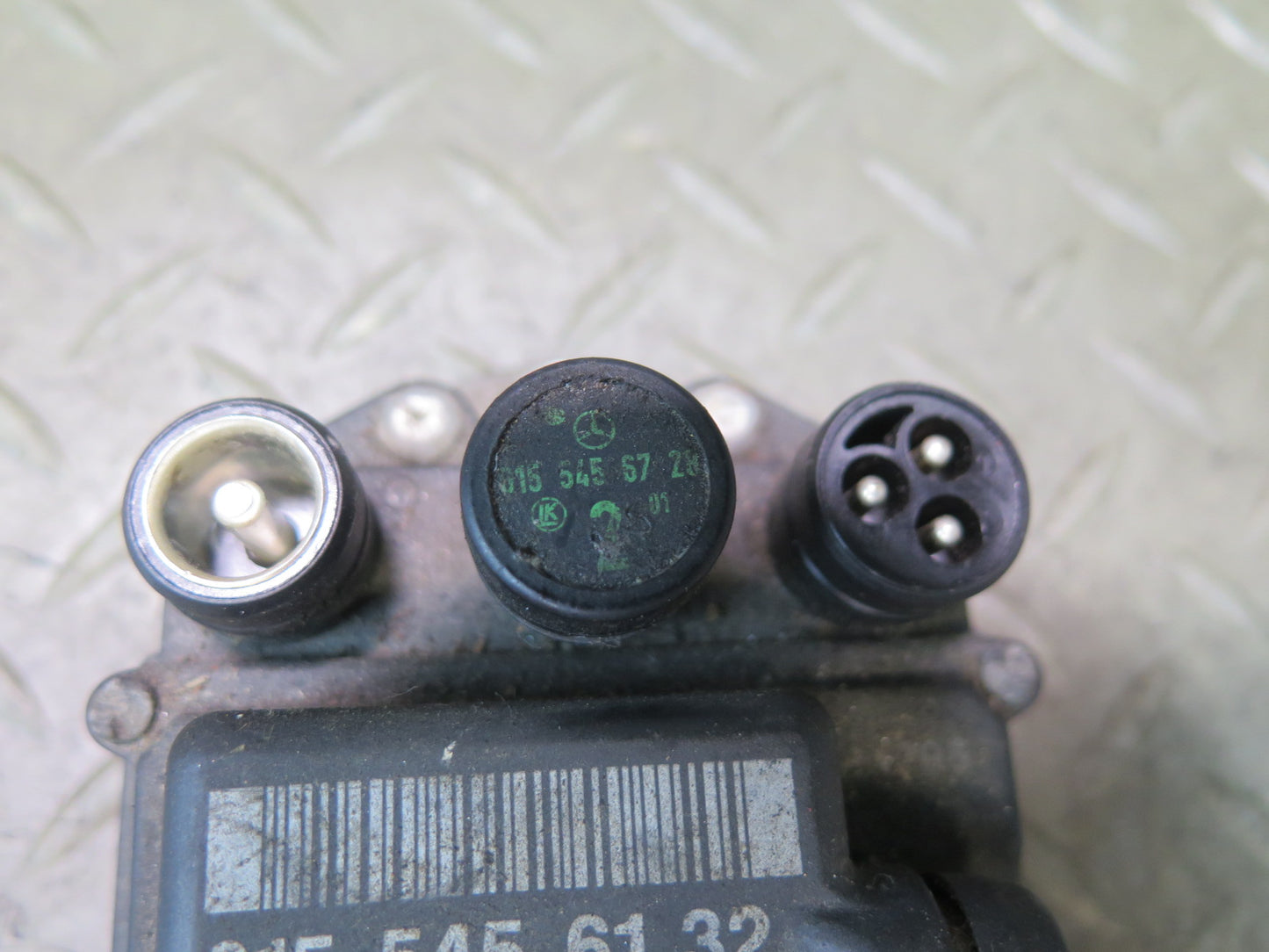 94-95 Mercedes W140 C140 S500 M119 Ignition Control Module 0155456132 OEM