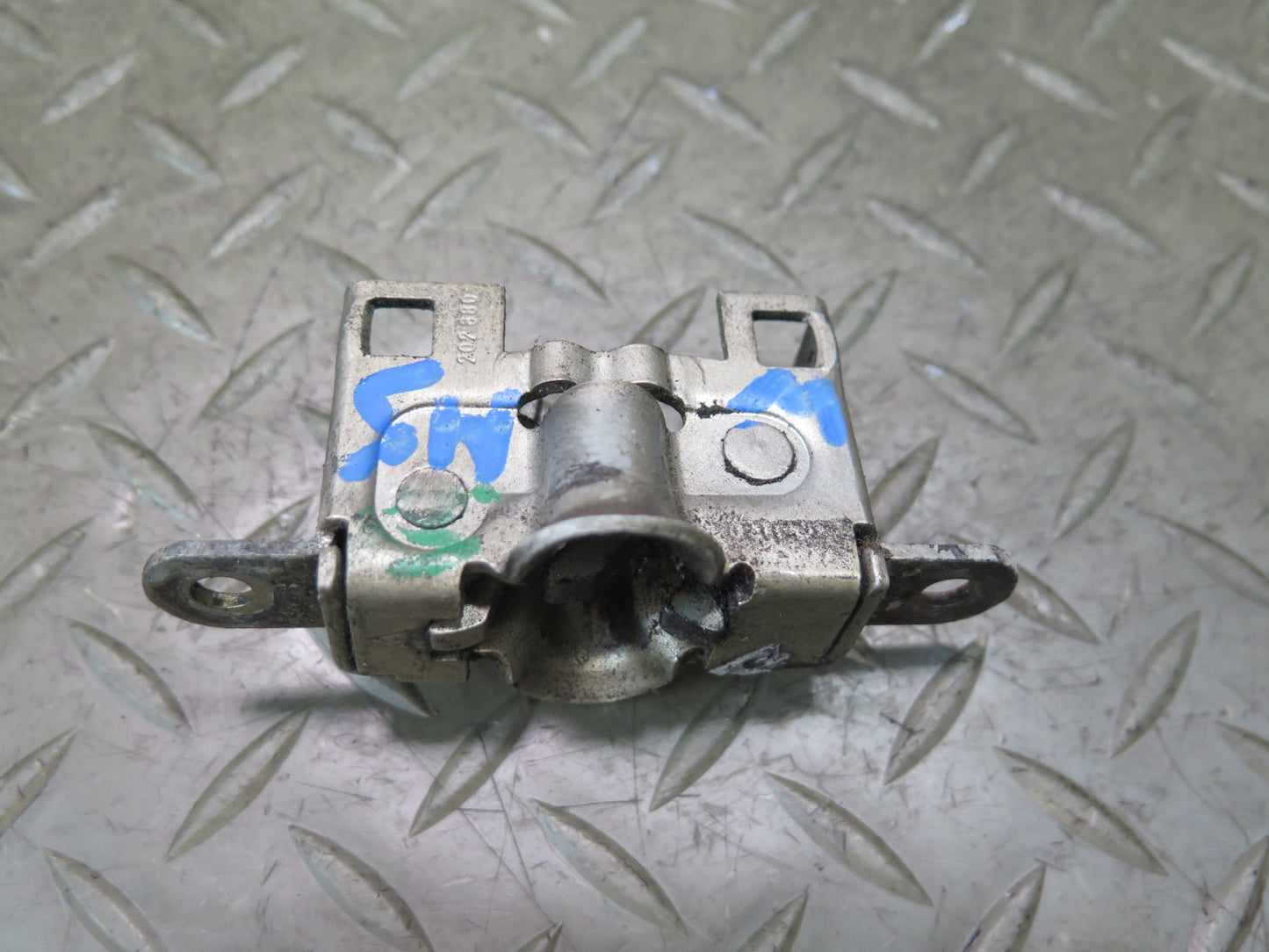 94-99 Mercedes W140 C140 S500 Set of 2 Front Left & Right Hood Lock Latch OEM