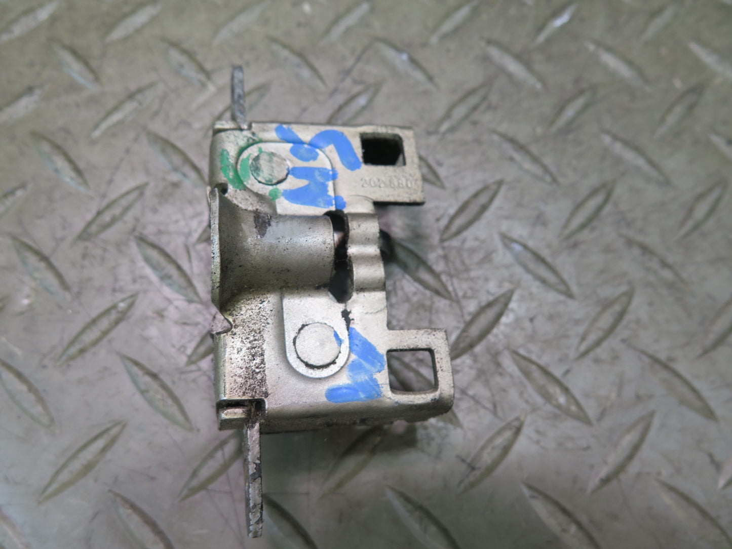 94-99 Mercedes W140 C140 S500 Set of 2 Front Left & Right Hood Lock Latch OEM