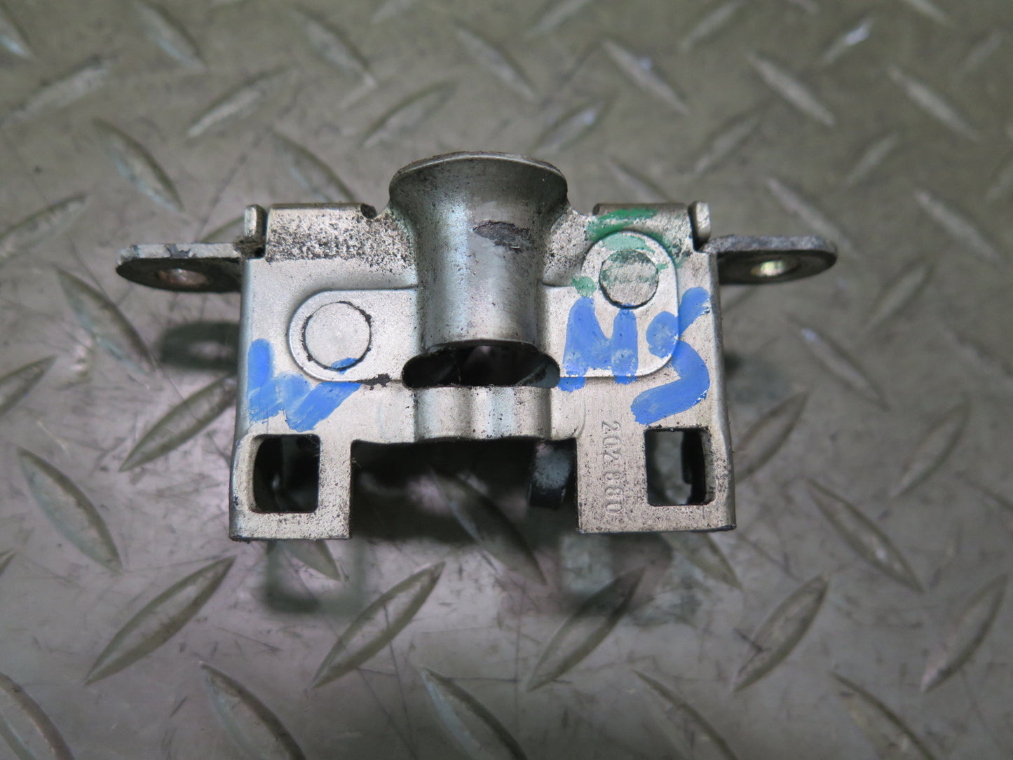 94-99 Mercedes W140 C140 S500 Set of 2 Front Left & Right Hood Lock Latch OEM