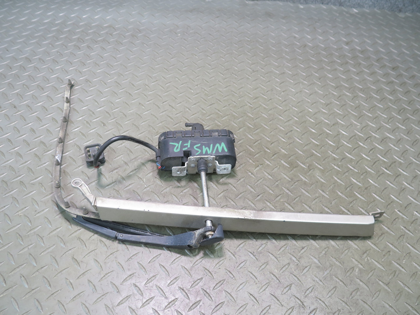 94-99 Mercedes W140 S420 S500 Front Right Headlight Wiper Arm w Motor & Trim OEM