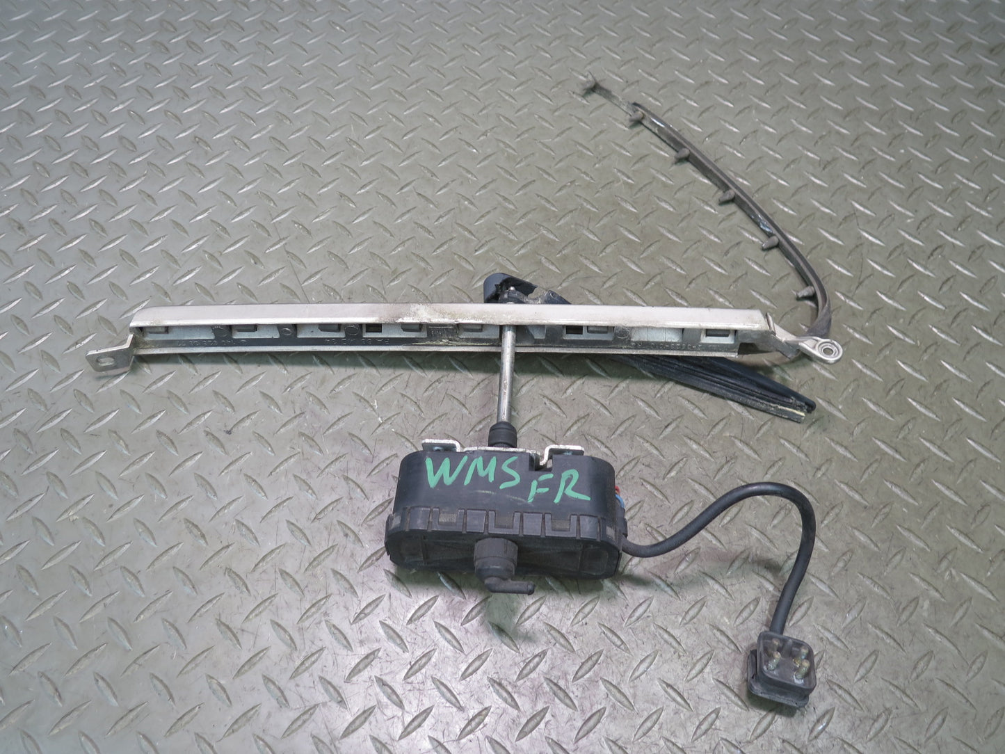 94-99 Mercedes W140 S420 S500 Front Right Headlight Wiper Arm w Motor & Trim OEM