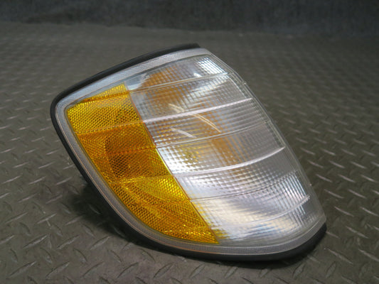 94-99 Mercedes W140 Front Right Turn Signal Corner Light Lamp 1408260843 OEM