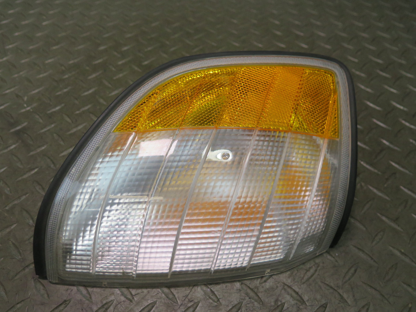 94-99 Mercedes W140 Front Right Turn Signal Corner Light Lamp 1408260843 OEM