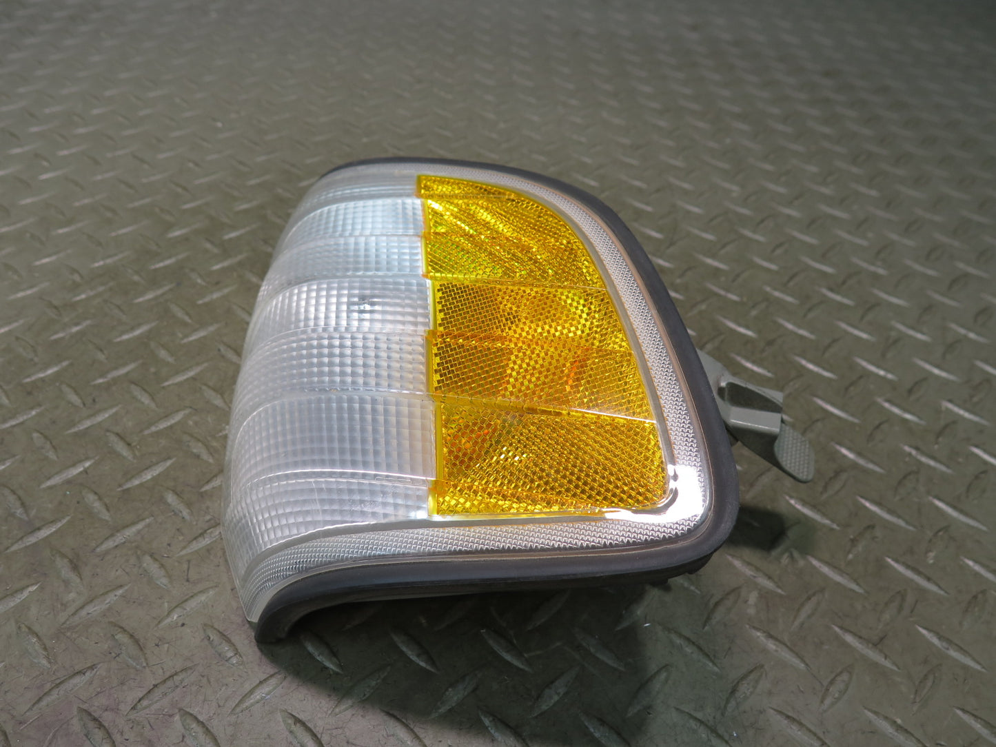 94-99 Mercedes W140 Front Right Turn Signal Corner Light Lamp 1408260843 OEM