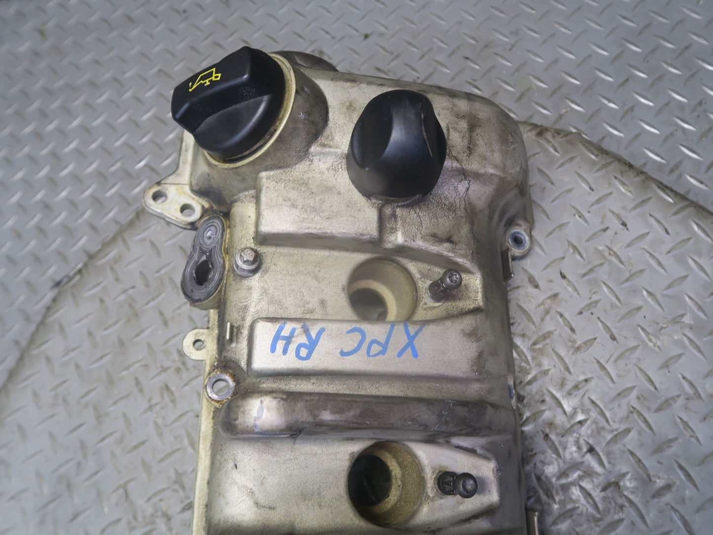2008-2010 Porsche Cayenne 957 Turbo Right Cylinder Head Valve Cover 94810513502