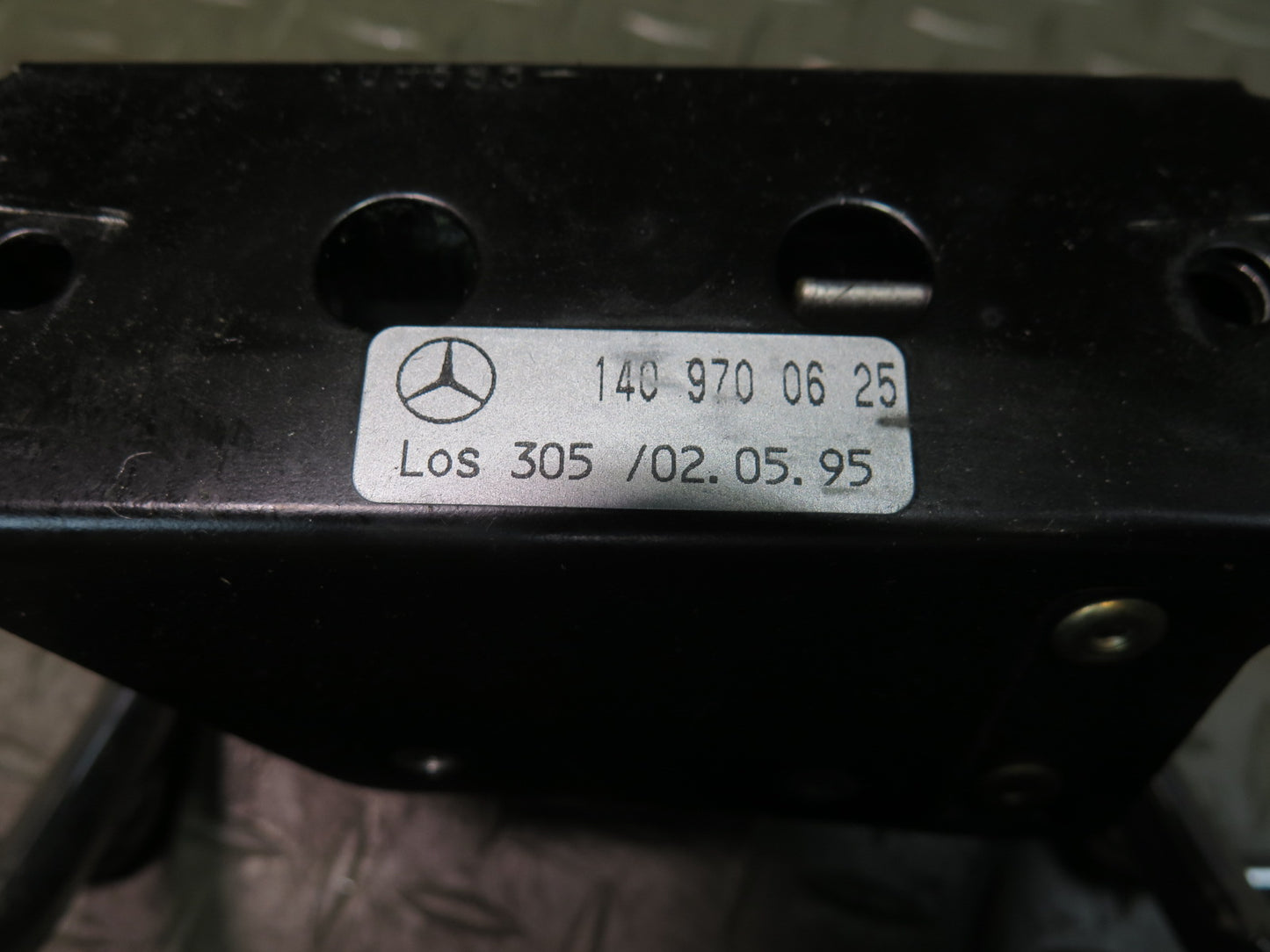 94-99 Mercedes W140 S500 Set of 2 Rear Left & Right Seat Active Headrest OEM
