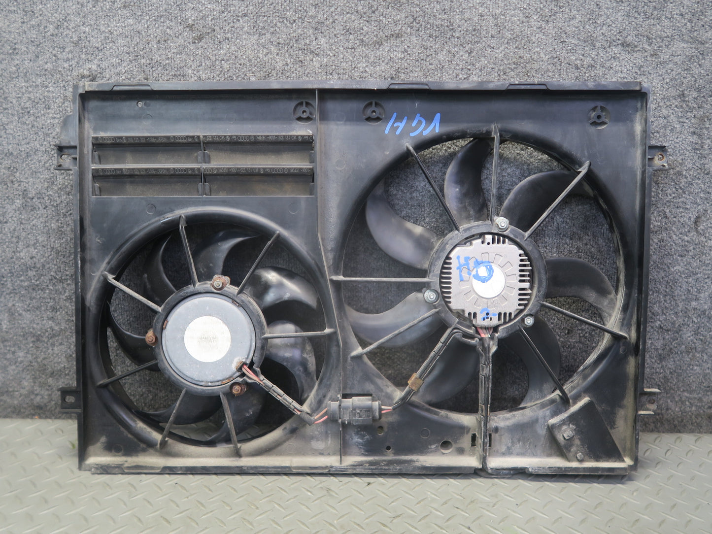06-09 VW Golf MK5 R32 Engine Cooling  Fan Motor Shroud 1K0121207AA OEM