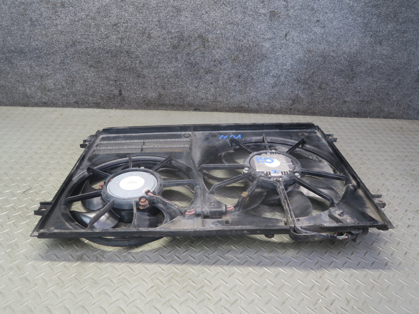 06-09 VW Golf MK5 R32 Engine Cooling  Fan Motor Shroud 1K0121207AA OEM