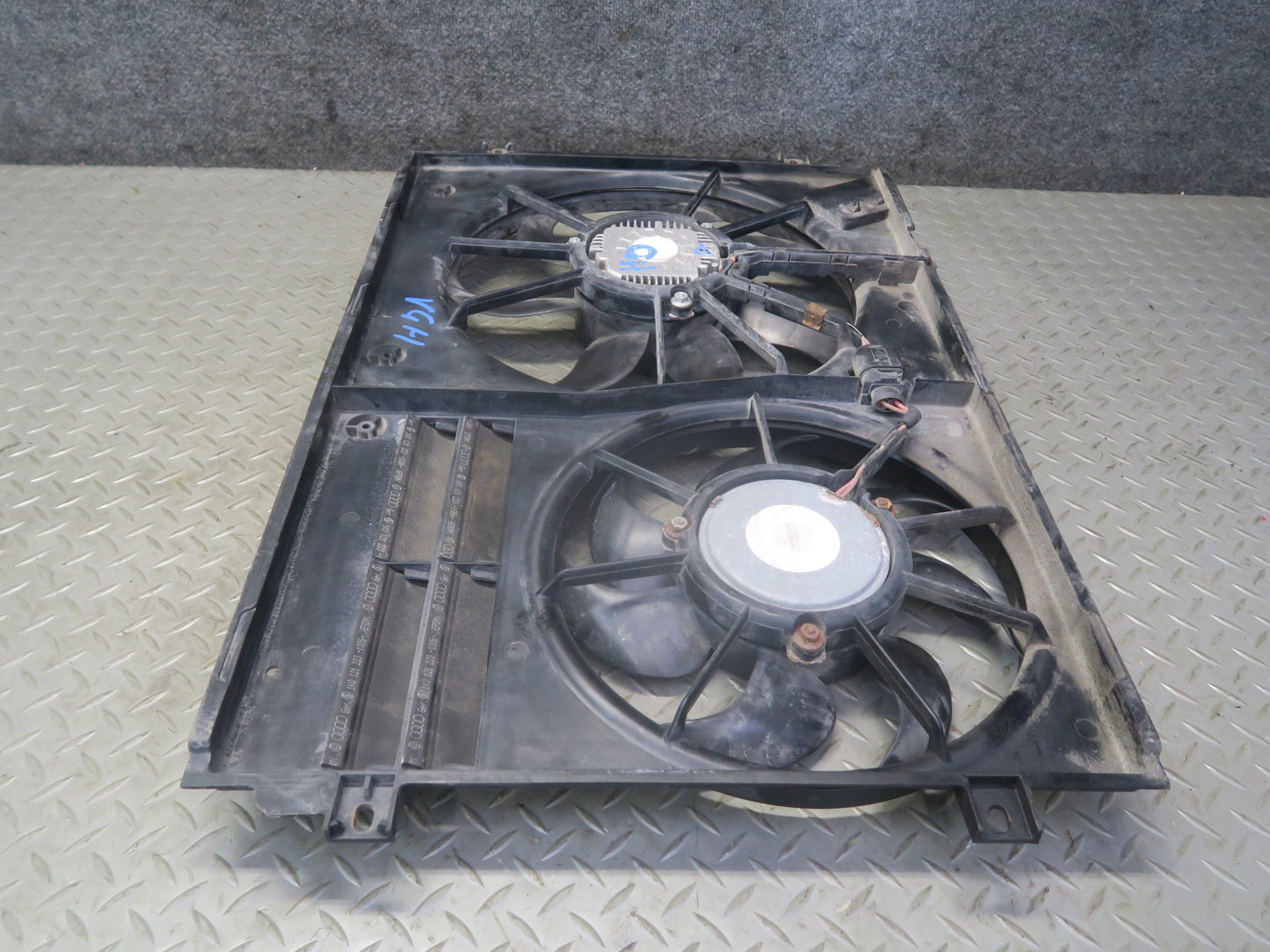 06-09 VW Golf MK5 R32 Engine Cooling  Fan Motor Shroud 1K0121207AA OEM