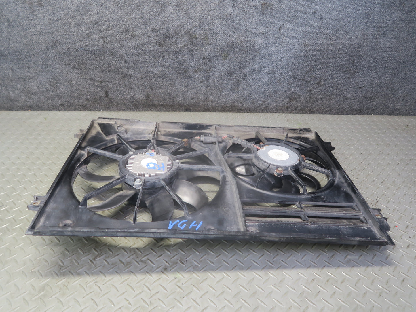 06-09 VW Golf MK5 R32 Engine Cooling  Fan Motor Shroud 1K0121207AA OEM
