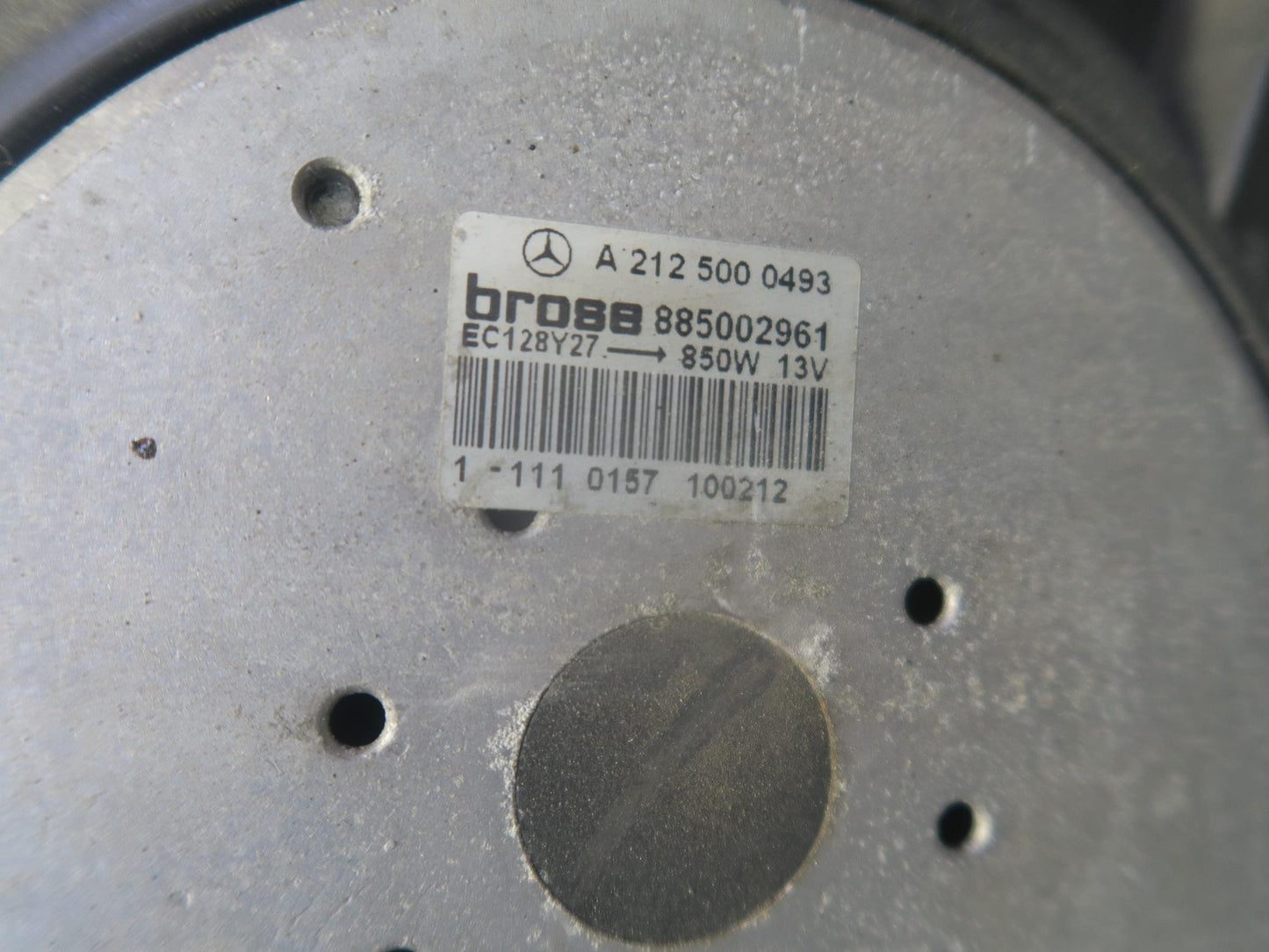 13-20 Mercedes R231 SL550 Engine Cooling Fan Motor Shroud 2129061002 OEM