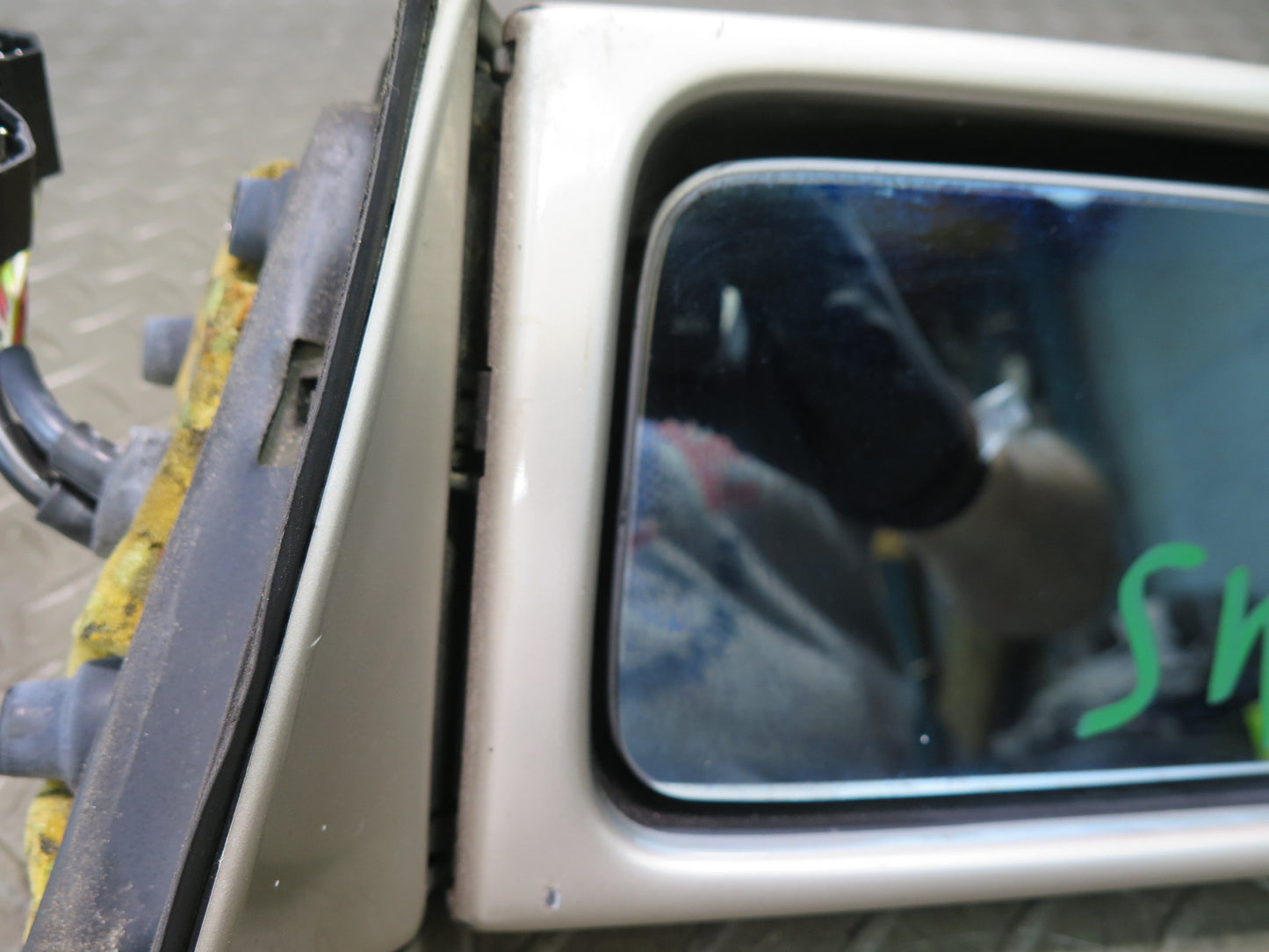 94-95 Mercedes W140 S500 Front Left Door Side View Heated Power Mirror Damaged