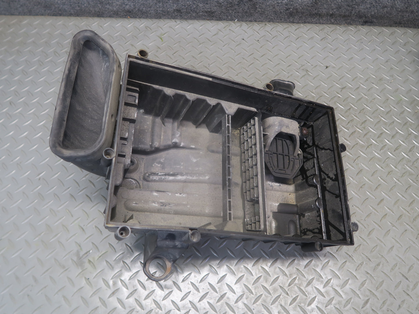 2008 VW Golf MK5 R32 AFE Power Air Intake Cleaner Filter Box w MAF Sensor