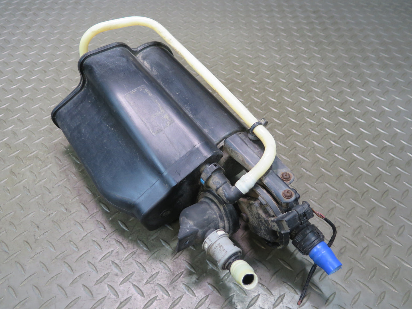 2015-2020 BMW F82 F83 M4 Fuel Evaporator Vapor Charcoal Canister