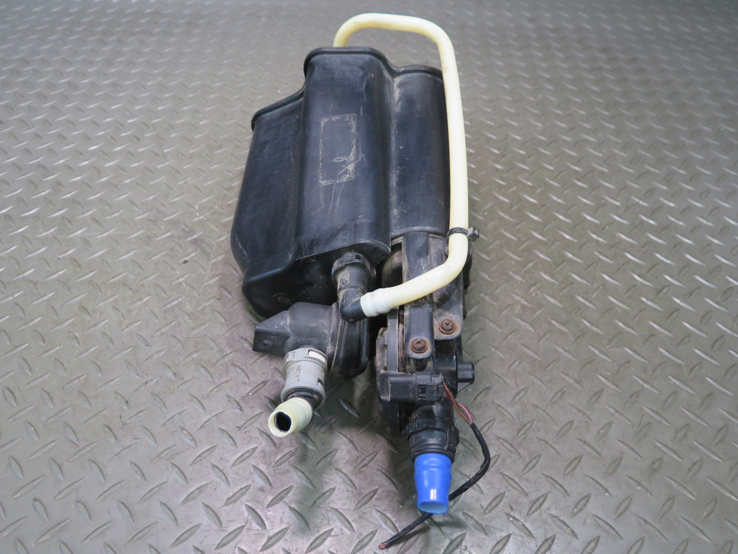2015-2020 BMW F82 F83 M4 Fuel Evaporator Vapor Charcoal Canister