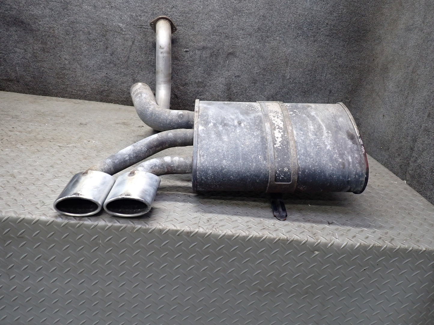 97-99 Chevrolet Corvette C5 Rear Left & Right Exhaust Muffler w Tips Set 45K OEM