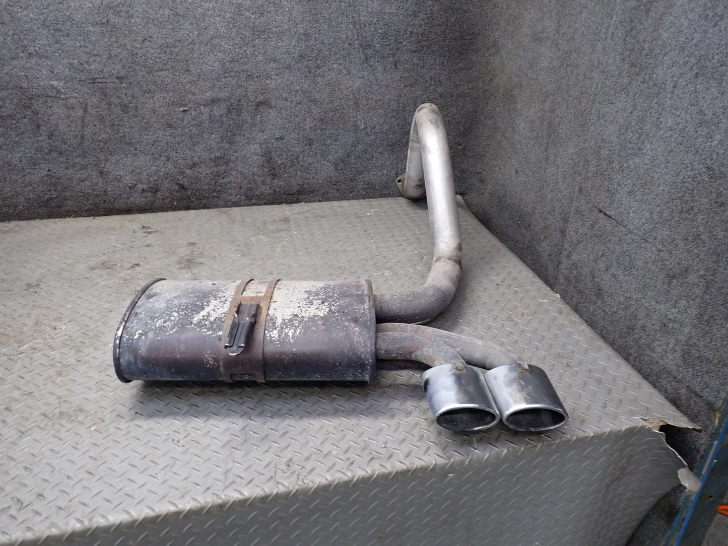97-99 Chevrolet Corvette C5 Rear Left & Right Exhaust Muffler w Tips Set 45K OEM