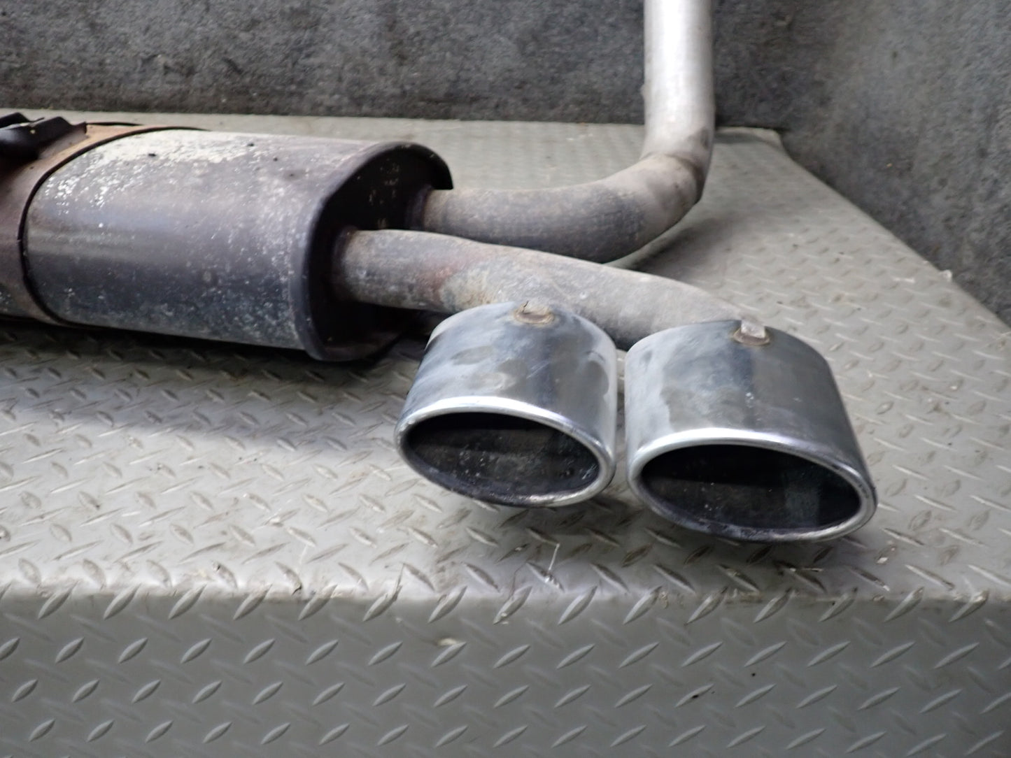 97-99 Chevrolet Corvette C5 Rear Left & Right Exhaust Muffler w Tips Set 45K OEM