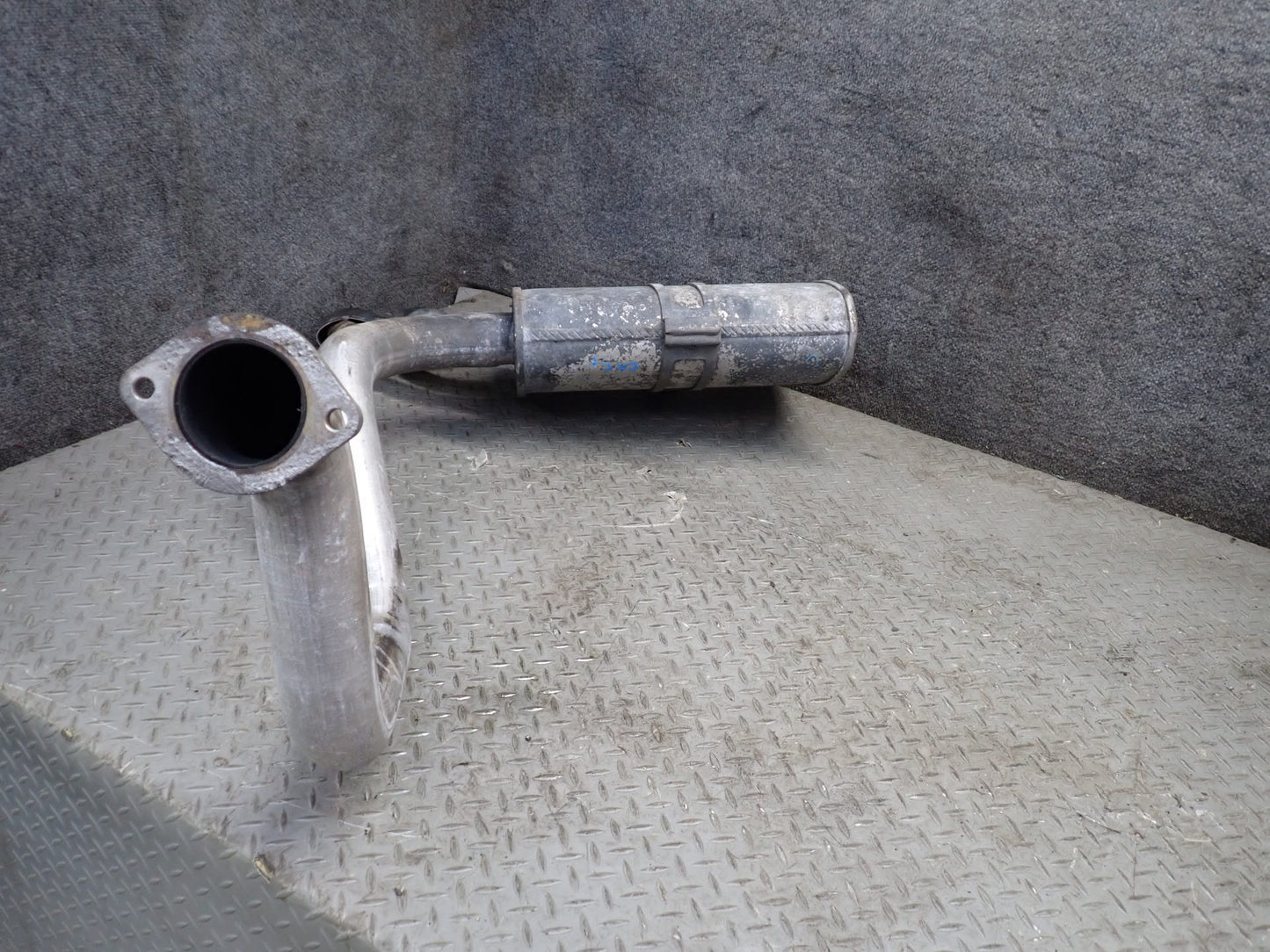 97-99 Chevrolet Corvette C5 Rear Left & Right Exhaust Muffler w Tips Set 45K OEM
