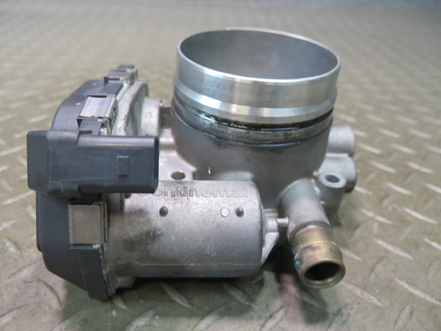 2015-2020 BMW F82 F83 M4 S55 Engine Air Throttle Body Assembly 7597871