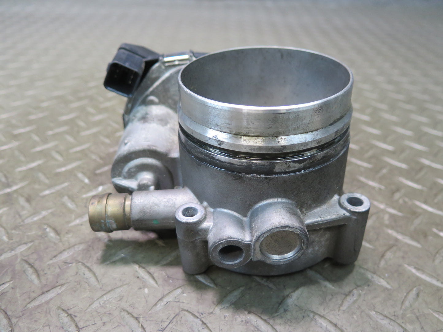 2015-2020 BMW F82 F83 M4 S55 Engine Air Throttle Body Assembly 7597871