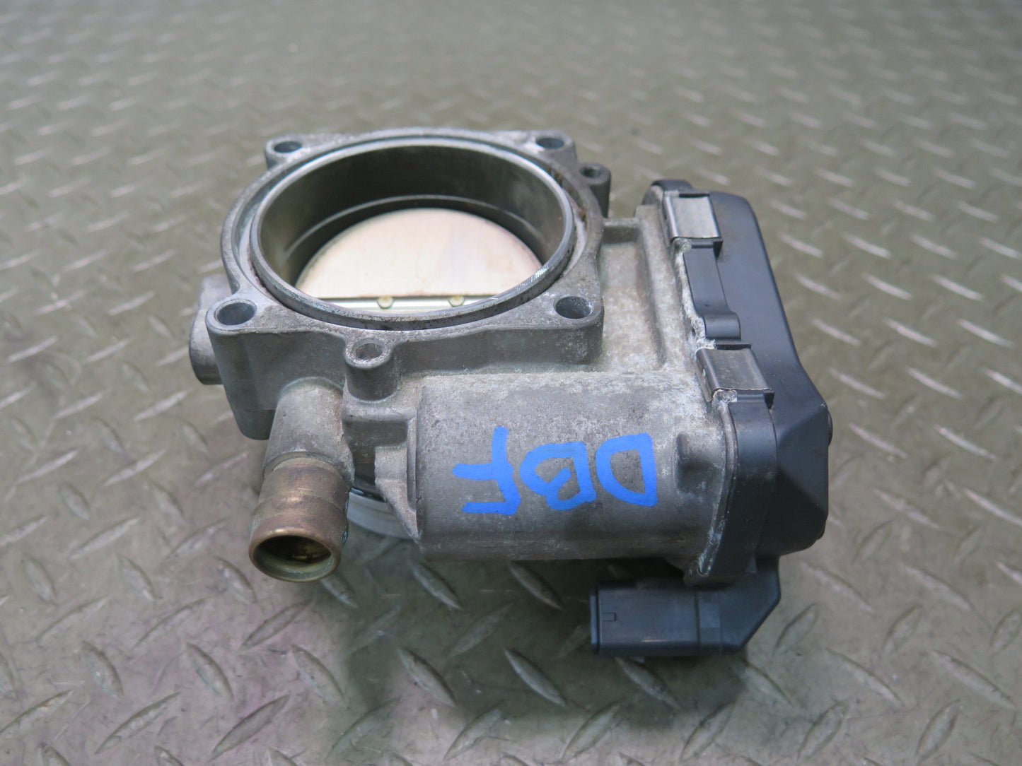 2015-2020 BMW F82 F83 M4 S55 Engine Air Throttle Body Assembly 7597871
