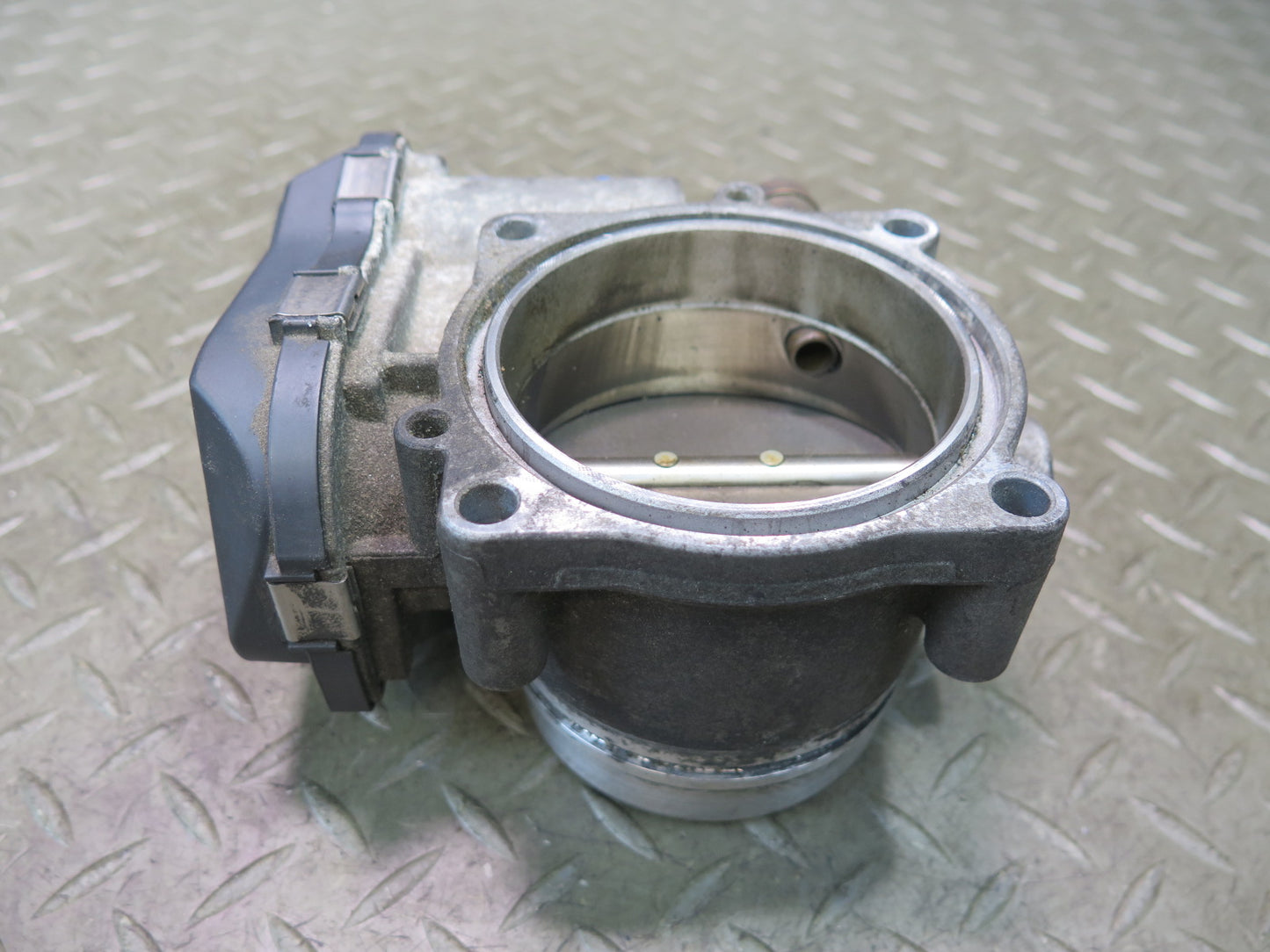 2015-2020 BMW F82 F83 M4 S55 Engine Air Throttle Body Assembly 7597871