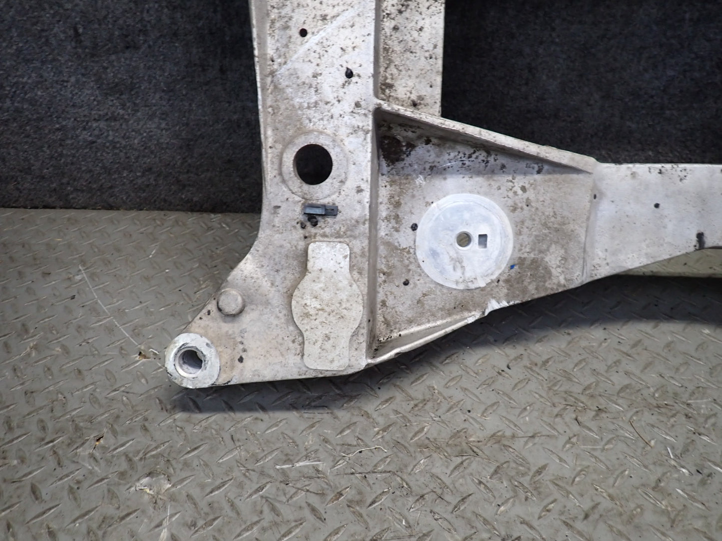 97-04 Chevrolet Corvette C5 Front Engine Subframe Crossmember Carrier 45K OEM