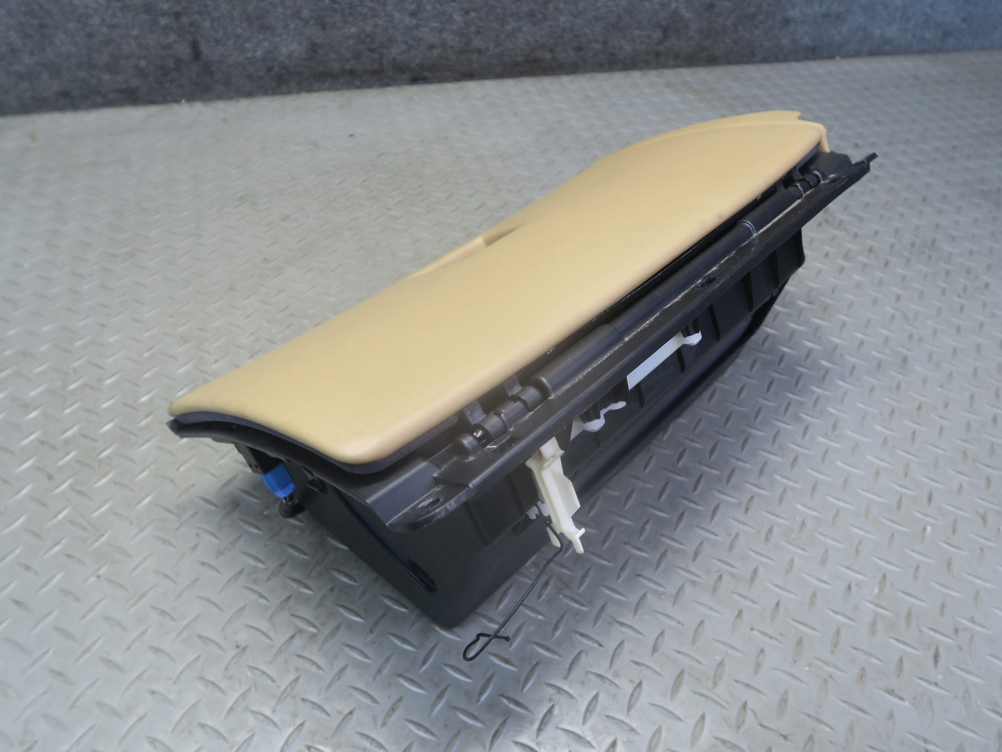 06-07  Lexus UZZ40L SC430 Dash Glove Box Compartment Storage Camel OEM